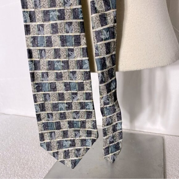 Vintage Essex Row Blue Grey Square Print 100% Silk Tie - Picture 9 of 9